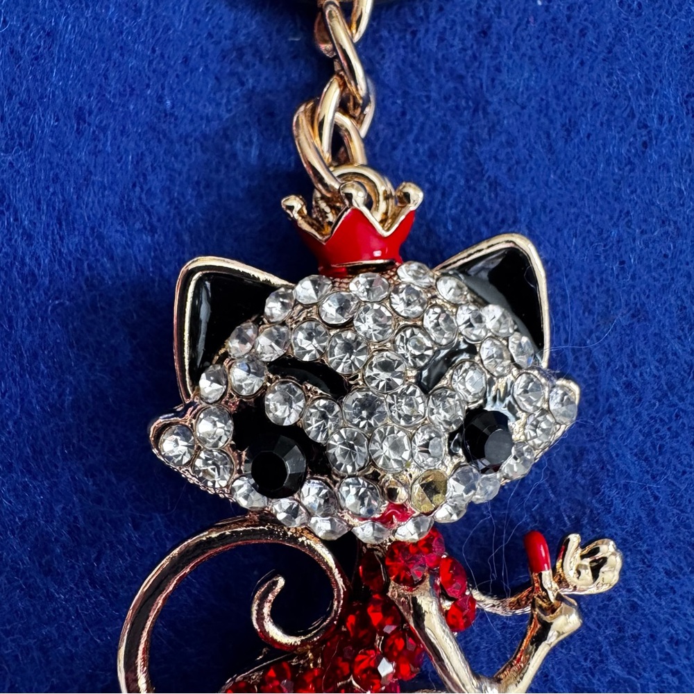 Sassy Cat Keychain or purse charm gold tone with rhinestones 5” - Picture 4 of 7